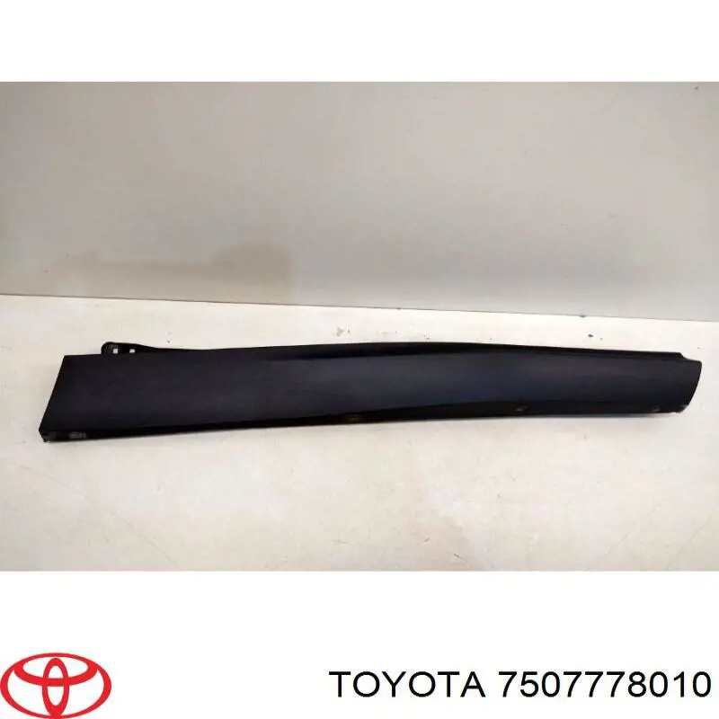 Moldura inferior de la puerta trasera derecha TOYOTA 7507778010