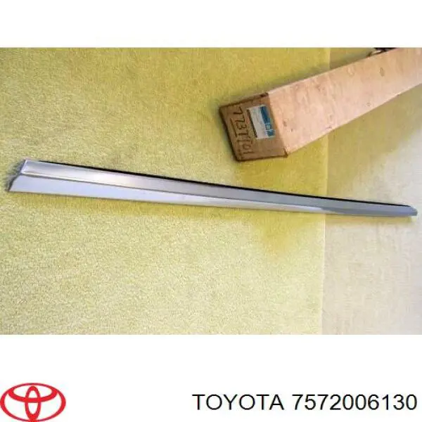 Comprar 7572006130 Toyota Moldura de cristal de la puerta delantera izquierda