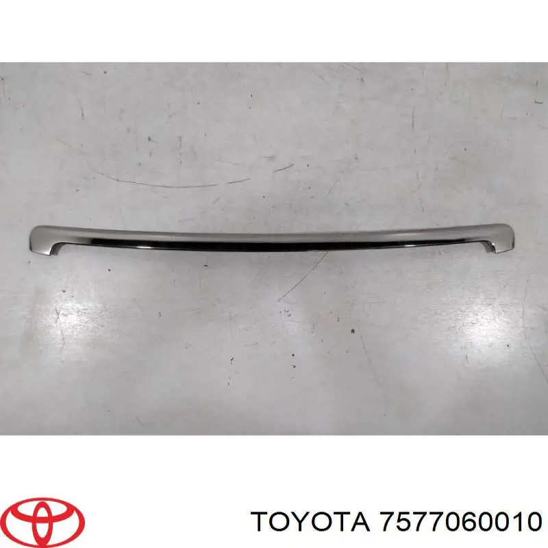Insonorizante de motor Toyota 7577060020 precio, desde 24,14 EUR