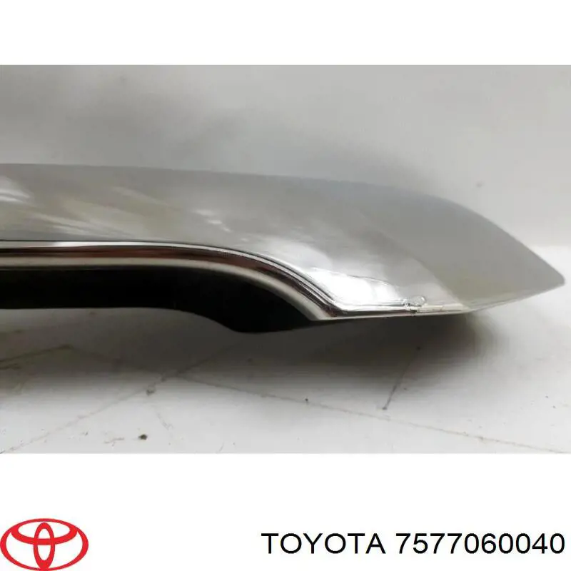 Moldura de capó TOYOTA 7577060040