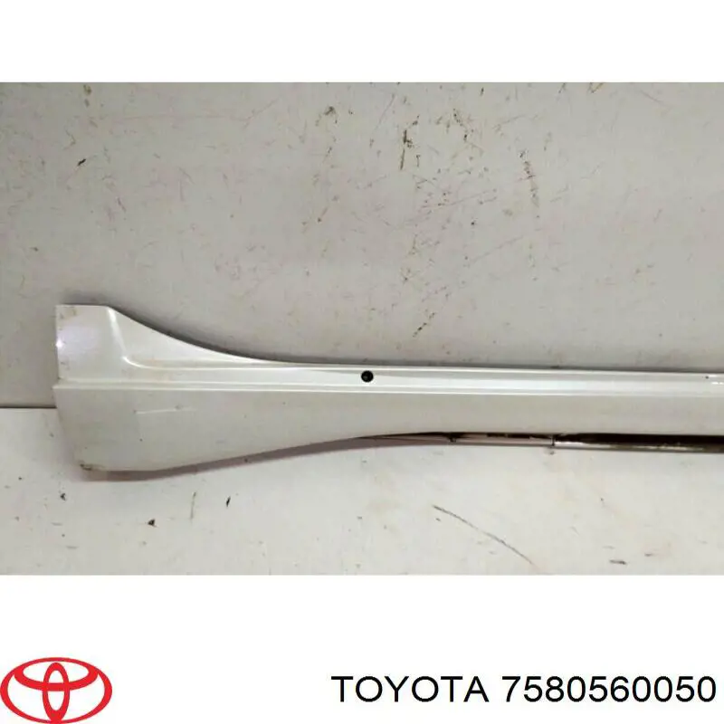 Comprar 7580560050 Toyota Moldura exterior derecha del umbral