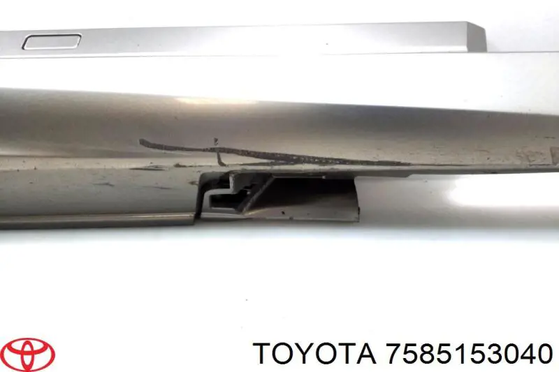 7585153040 Toyota