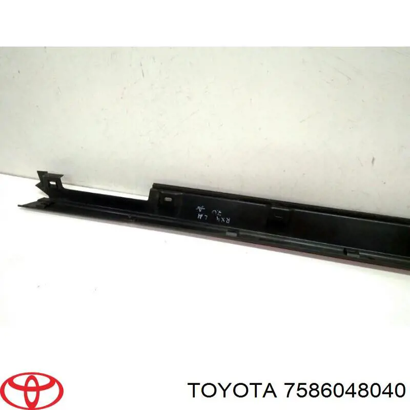 Listón de acceso exterior izquierdo Toyota 7586048040