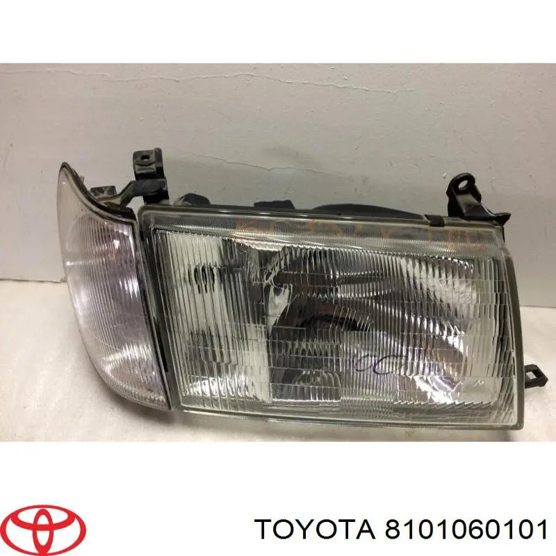 Comprar 8101060100 Toyota Faro derecho