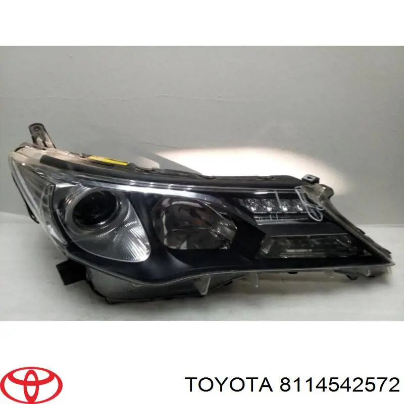 Faro derecho Toyota 8114542572 precio, desde 292,96 EUR
