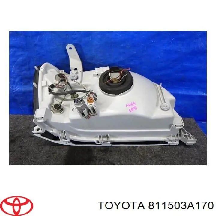 811501A531 Toyota faro izquierdo