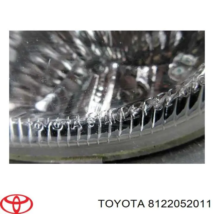 8122052011 Toyota faro antiniebla izquierdo