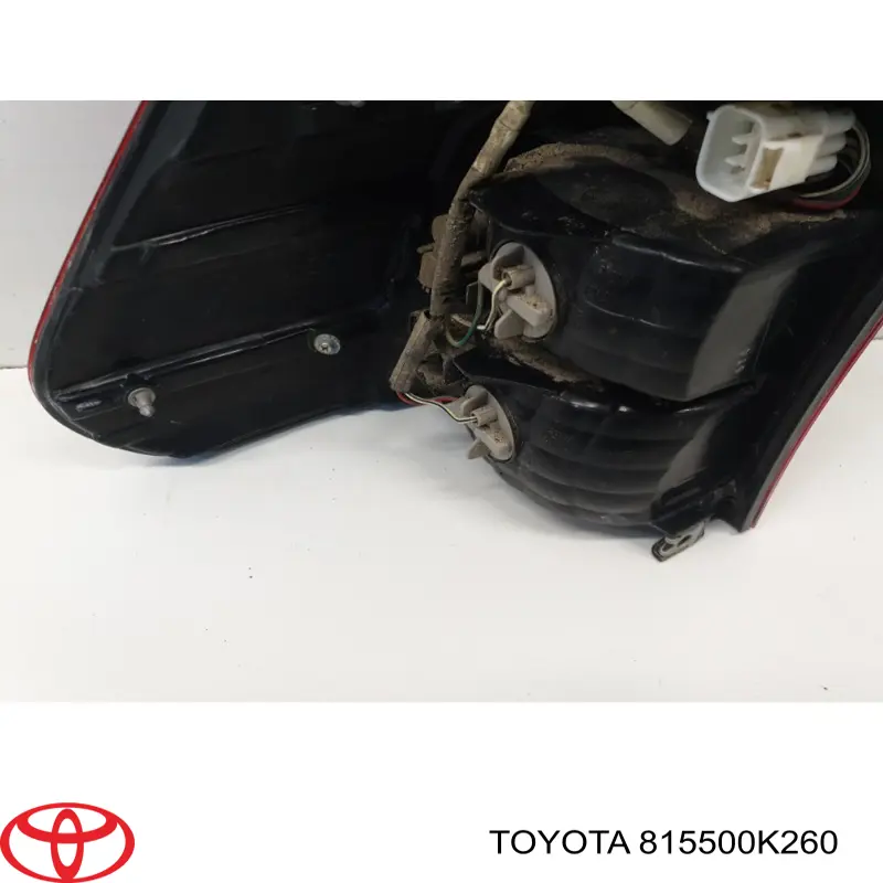 Piloto trasero derecho 815500K260 Toyota