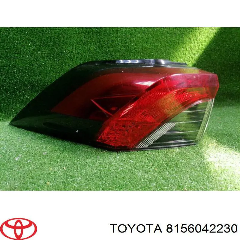 81560-42230 Toyota piloto posterior exterior izquierdo