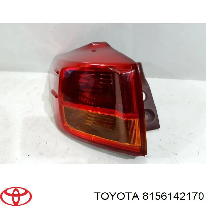 Piloto trasero exterior izquierdo Toyota 8156142170 precio, desde 90,84 EUR