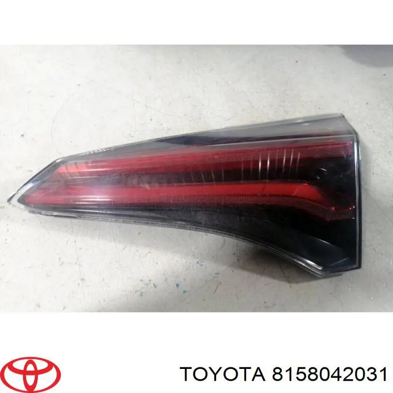 8158042031 Toyota piloto posterior interior derecho