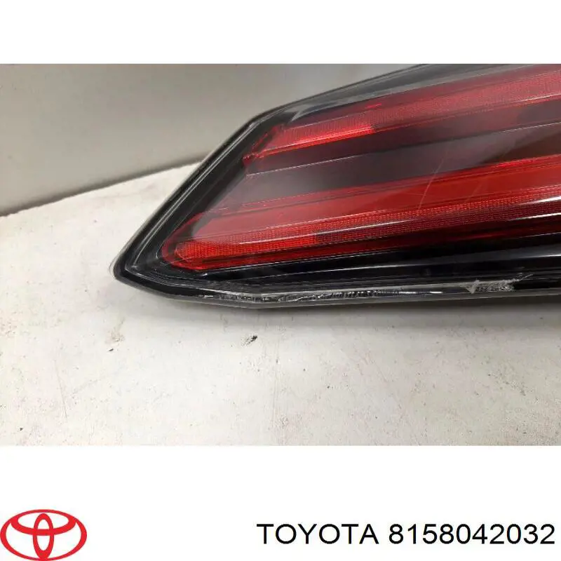 Piloto trasero interior derecho Toyota 8158042032 precio, desde 143,11 EUR