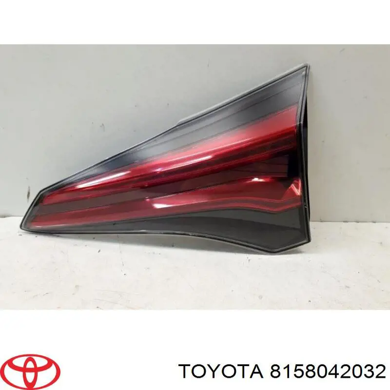 Piloto trasero interior derecho 8158042032 Toyota