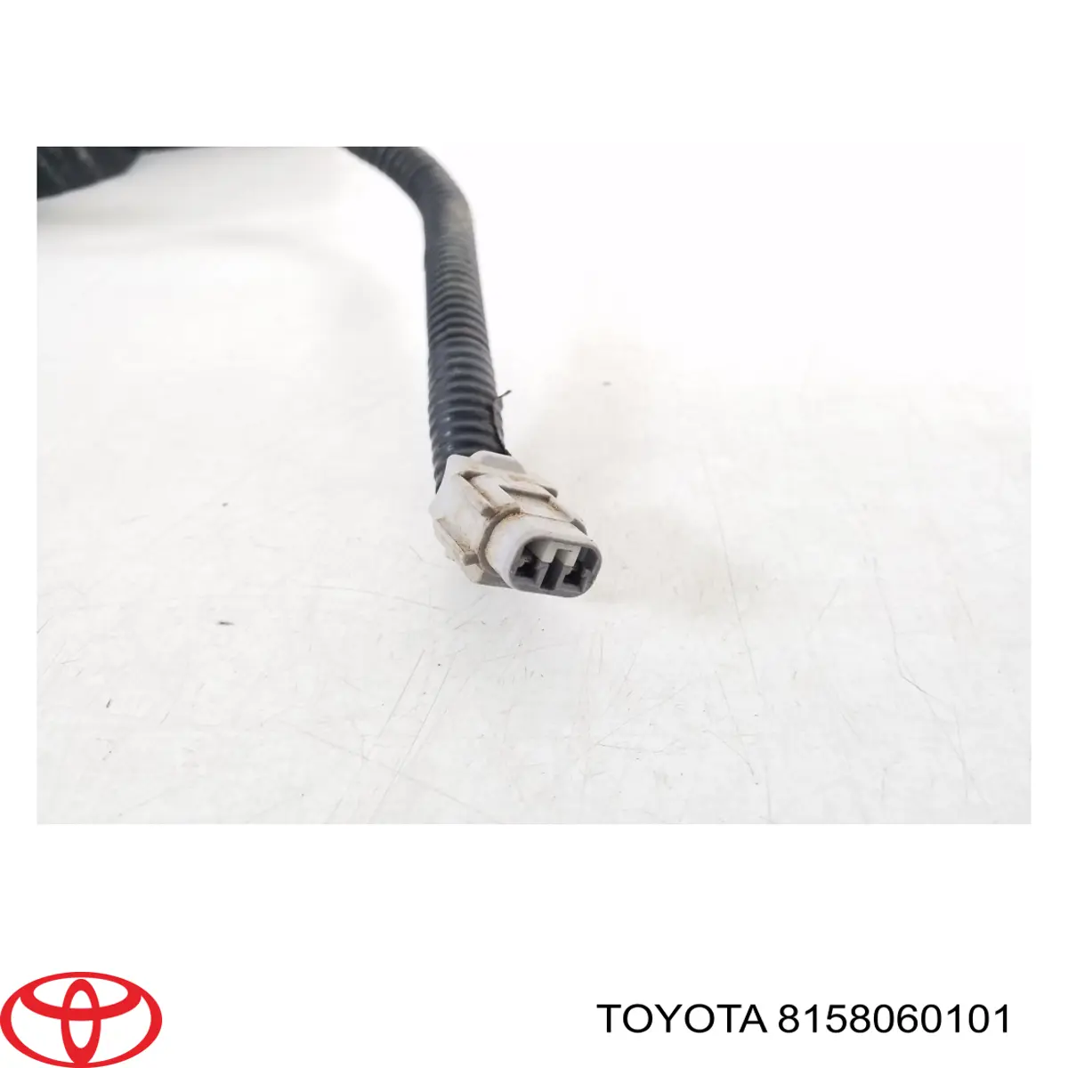 Luz antiniebla trasera derecha 8158160101 Toyota
