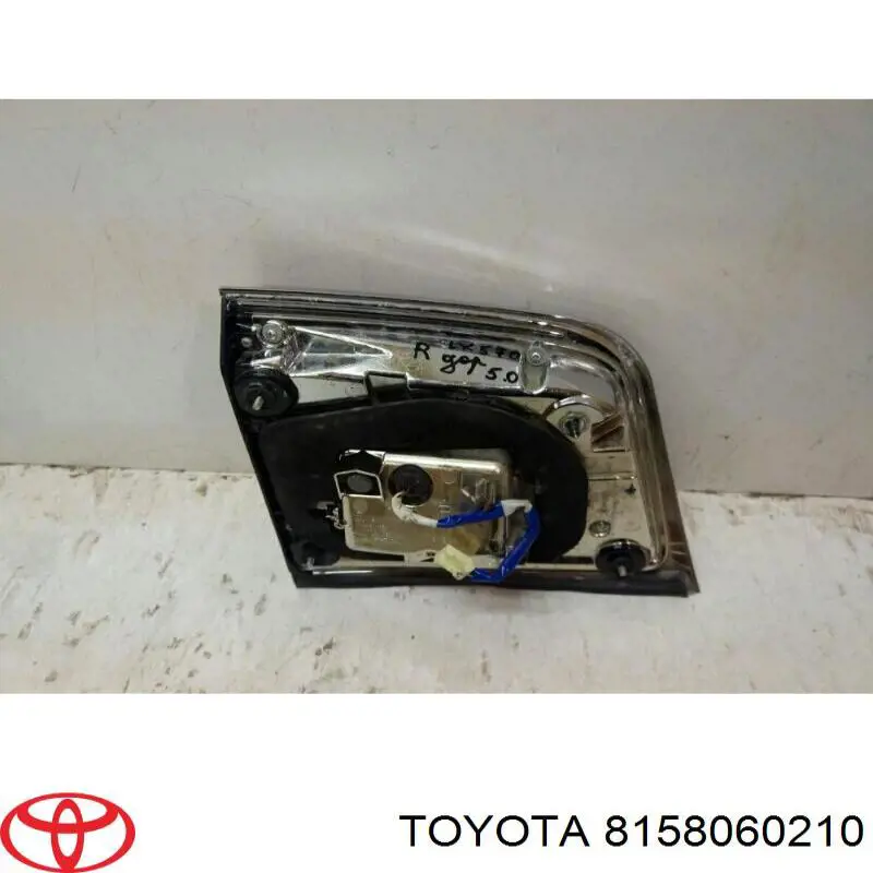 8158060210 Toyota piloto posterior interior derecho