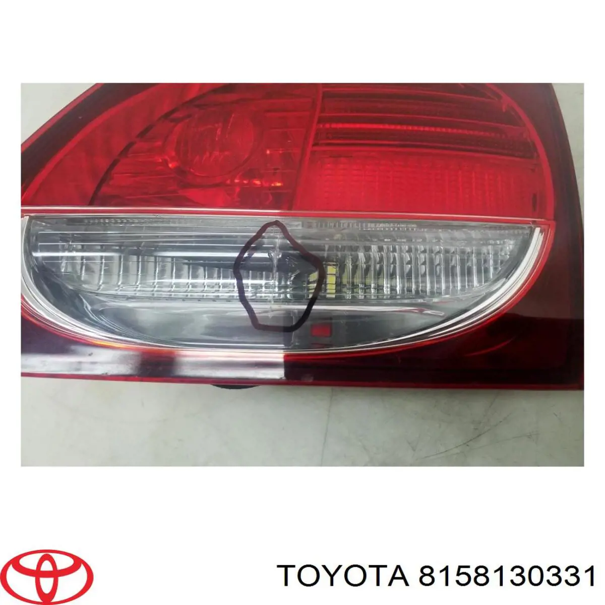 8158130331 Toyota piloto posterior interior derecho