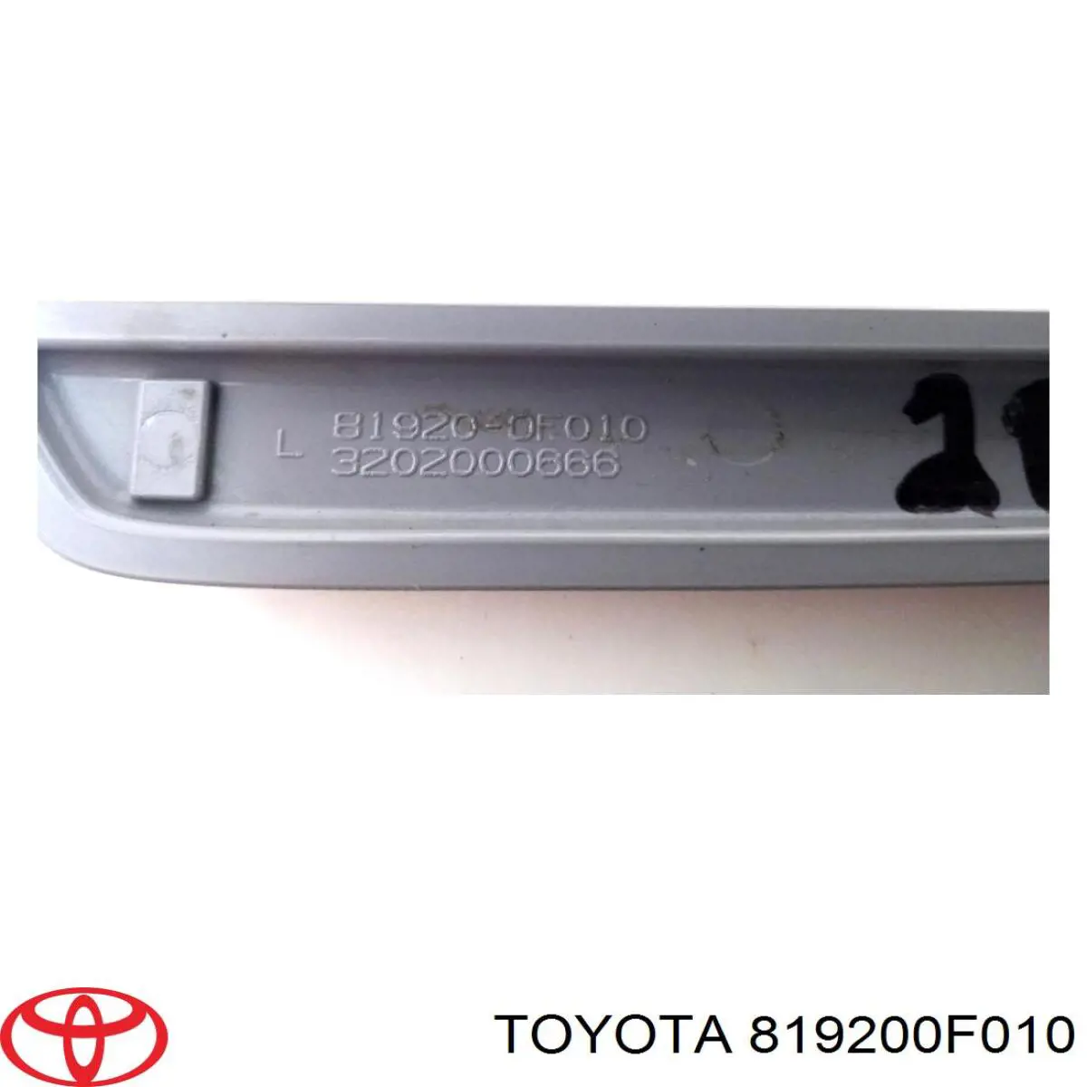 Reflector trasero izquierdo del parachoques Toyota 819200F010 precio, desde 50,55 EUR