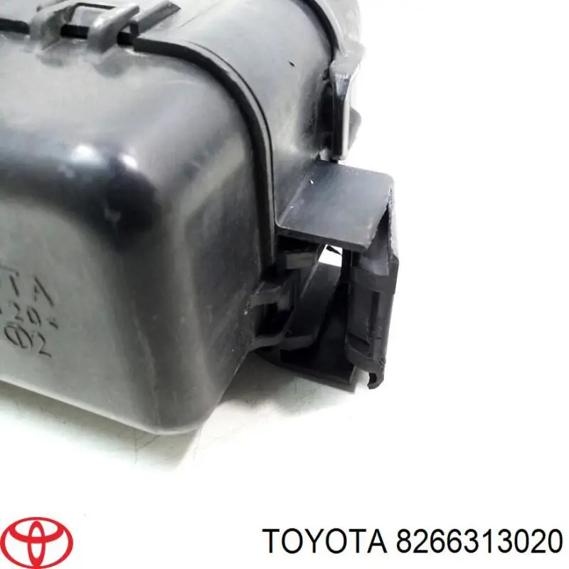Comprar 8266313020 Toyota Carcasa de la caja de fusibles