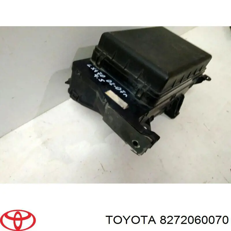 Caja de relés y fusibles para Toyota Land Cruiser 100 J10