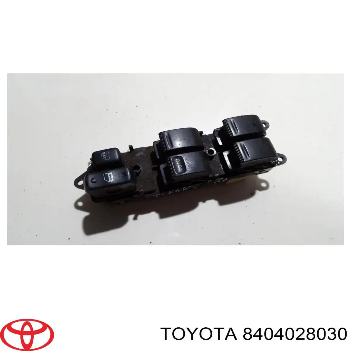 Unidad de control de elevalunas de la consola central Toyota 8404028030 precio, desde 60,98 EUR