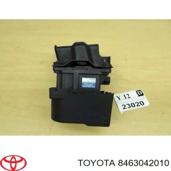 8463042010 Toyota barra oscilante, suspensión de ruedas delantera, inferior izquierda