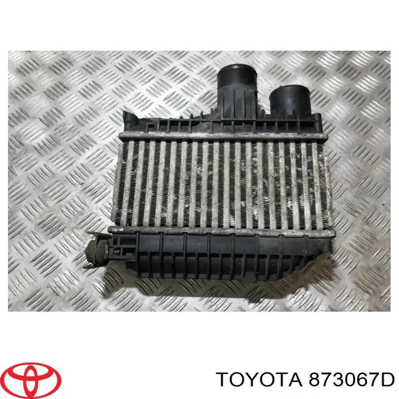 Radiador de aire de admisión Toyota 873067D precio, desde 58,08 EUR