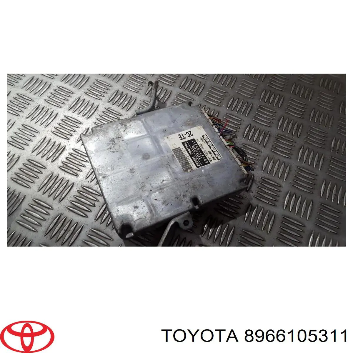 8966105311 Toyota módulo de control del motor (ecu)