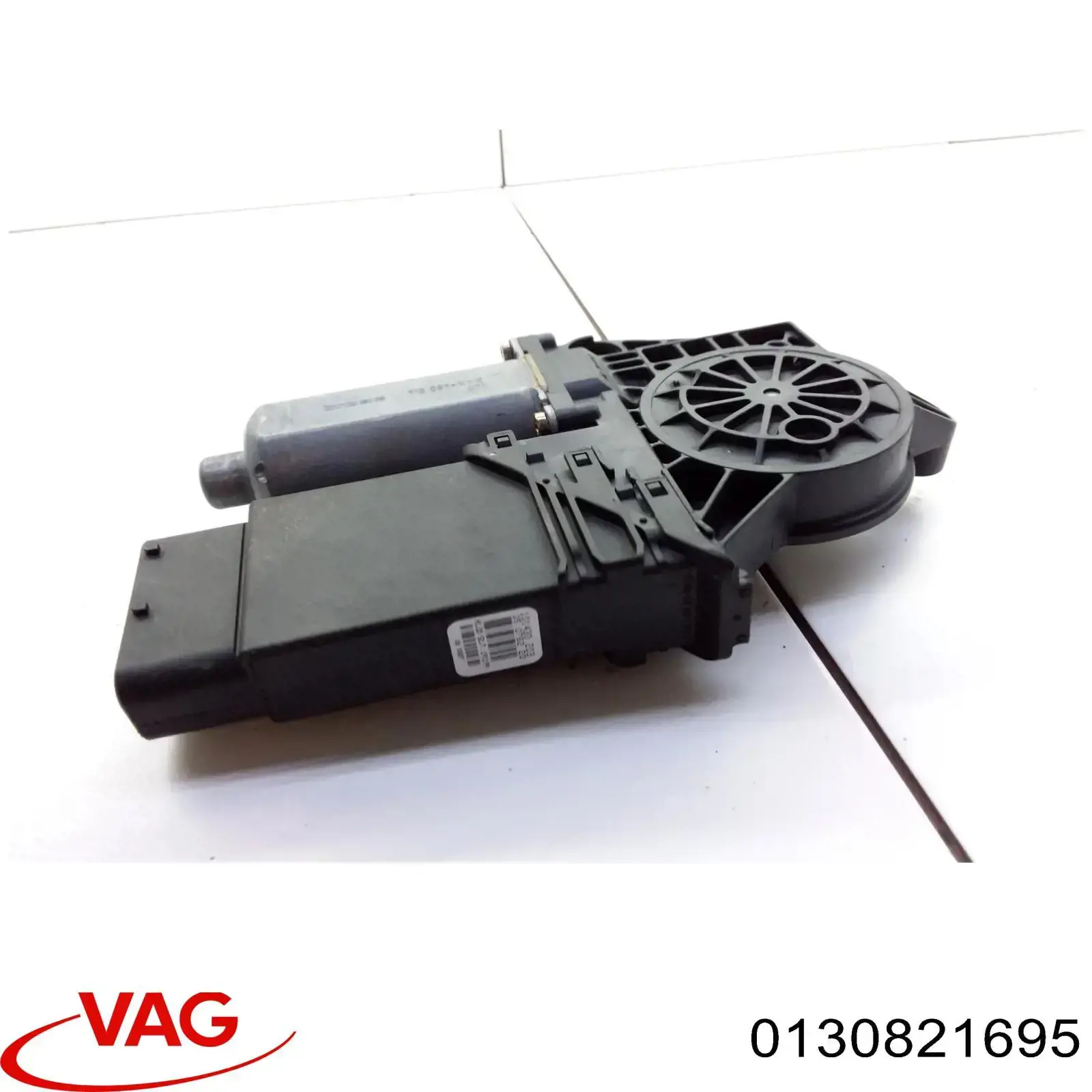 Comprar 0130821695 VAG Motor ventanilla coche, puerta delantera izquierda