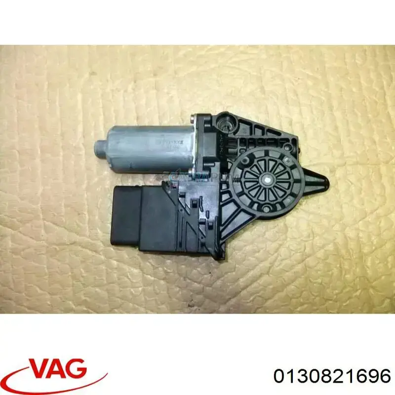 Motor del elevalunas de la puerta trasera derecha 0130821696 VAG