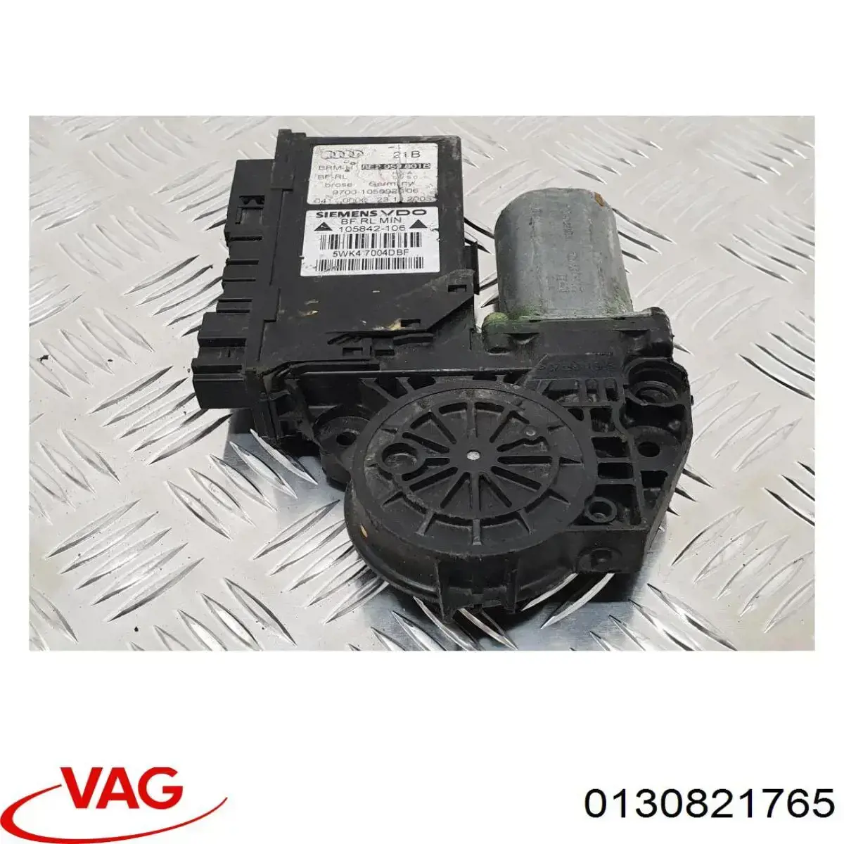 0130821765 VAG Motor elevalunas, puerta delantera izquierda