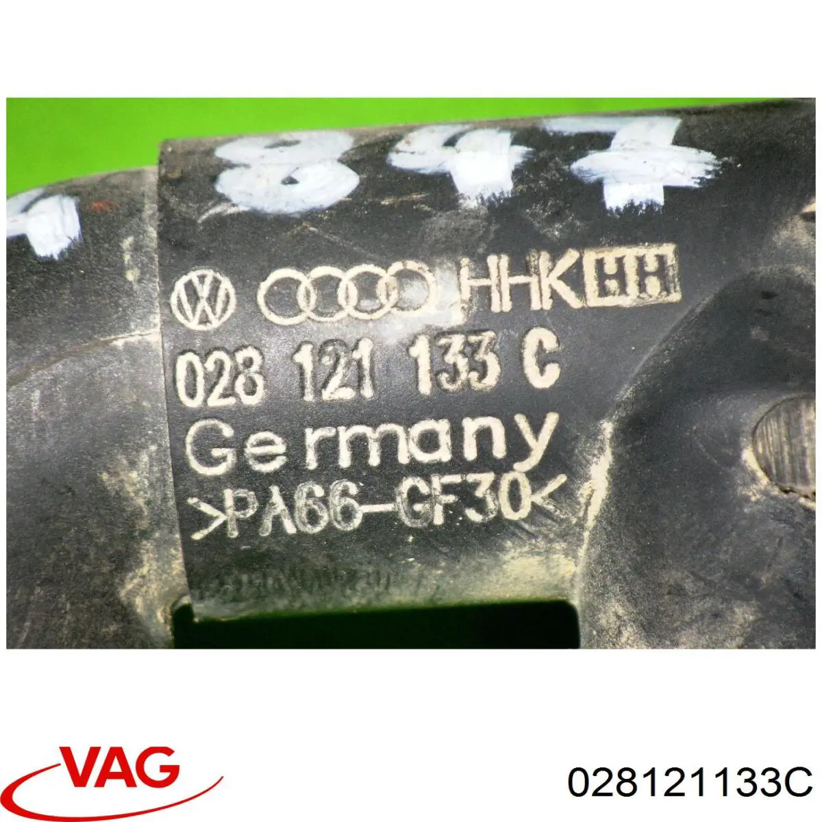 Brida del sistema de refrigeración (triple unión) 028121133C VAG