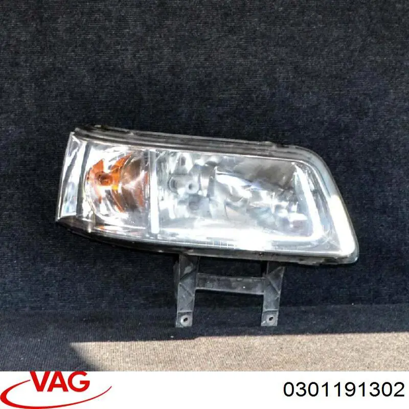 0301191302 VAG Luz derecha