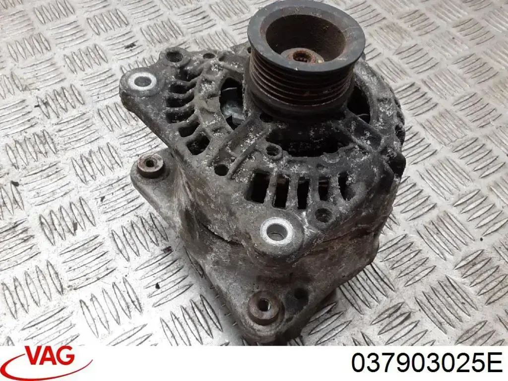Alternador del motor VAG 037903025E precio, desde 69,70 EUR