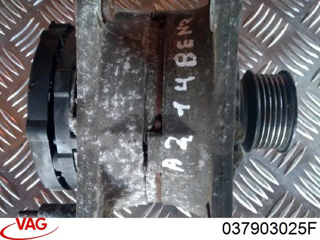 Alternador 037903025F VAG