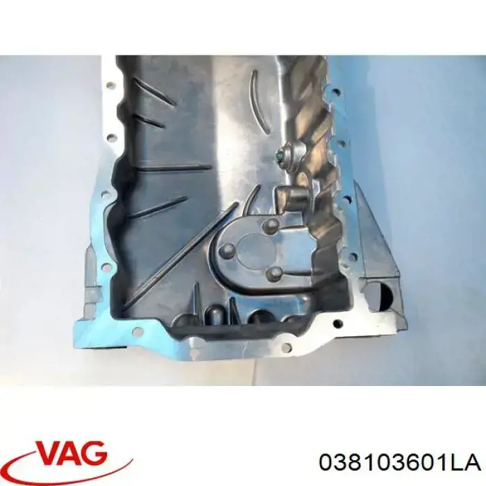 Cárter de aceite del motor VAG 038103601LA