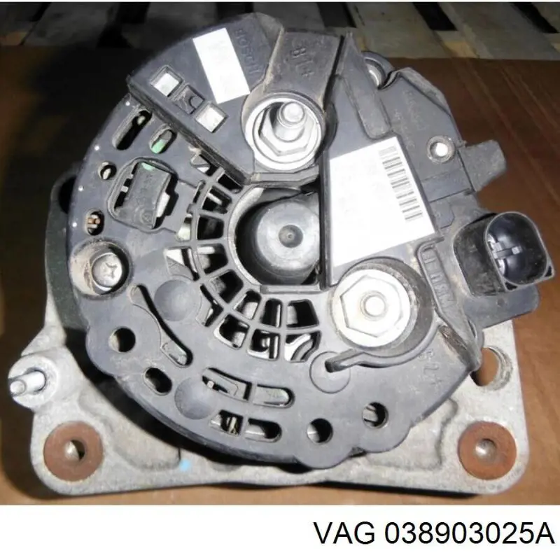038903025A VAG Alternador de coche