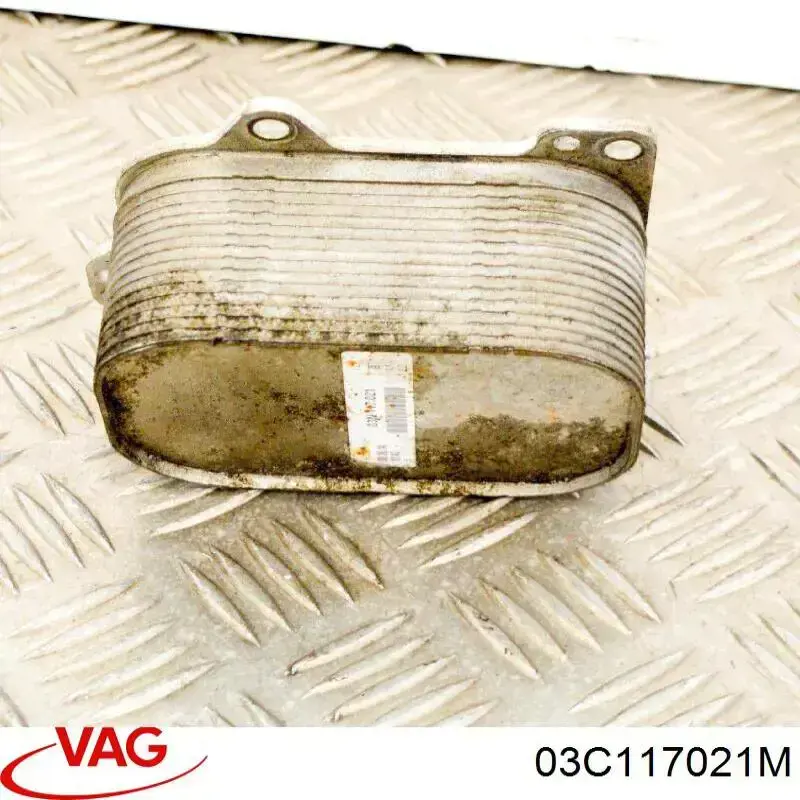 Enfriador de aceite  VAG 03C117021M