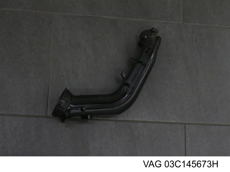 Tubo de admisión de aire al turbocompresor VAG 03C145673H