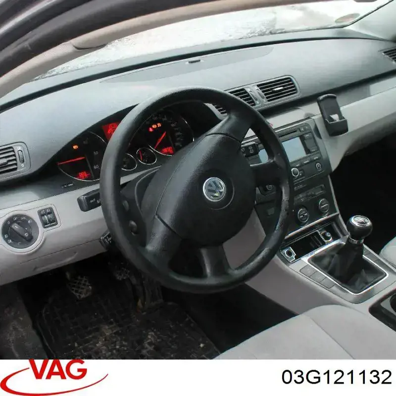 03G121132 VAG Brida del sistema de refrigeración (triple unión)