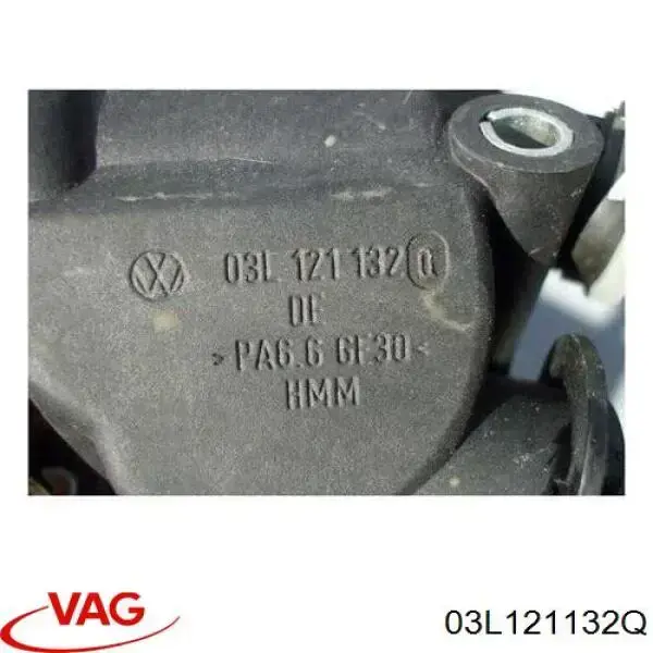 03L121132Q VAG brida del sistema de refrigeración (triple)