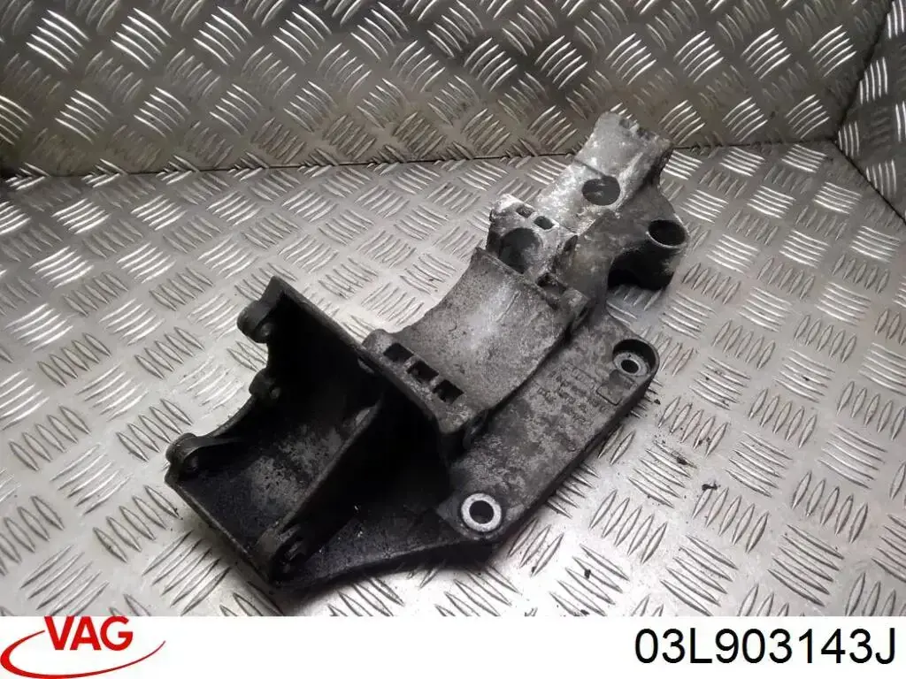 03L903139J VAG Soporte alternador