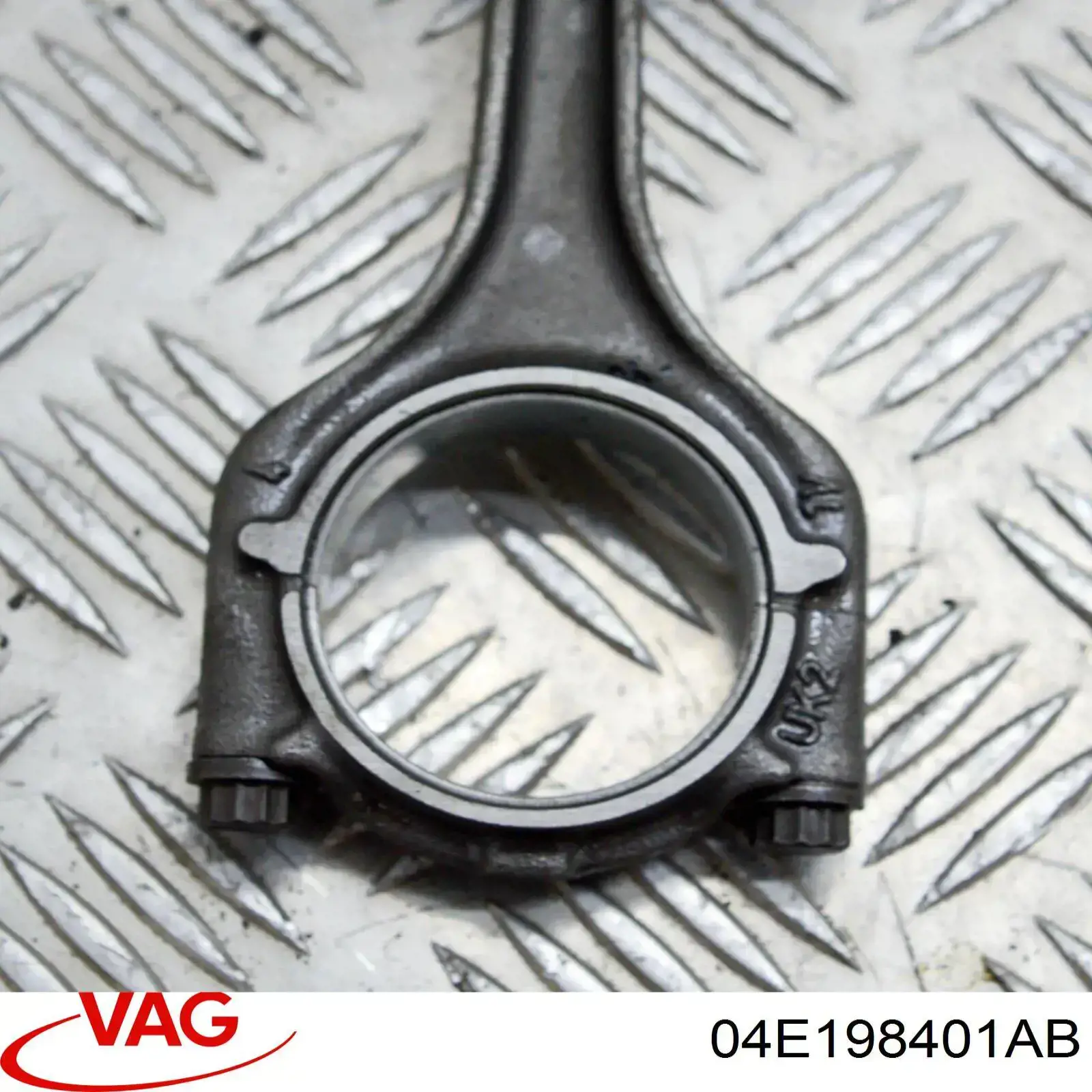 Biela del motor VAG 04E198401AB