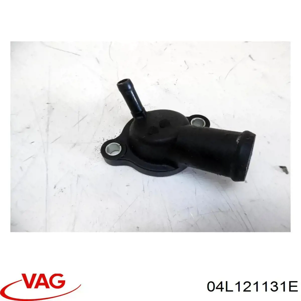 Brida del sistema de refrigeración (triple unión) 04L121133AA VAG