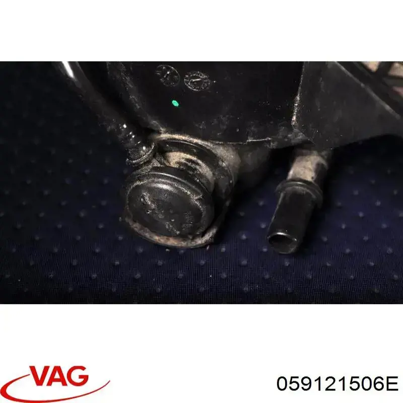 Brida del sistema de refrigeración (triple unión) 059121506C VAG