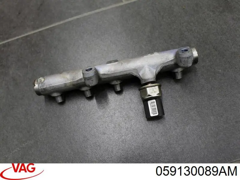 059130089AM VAG Rampa de combustible izquierda