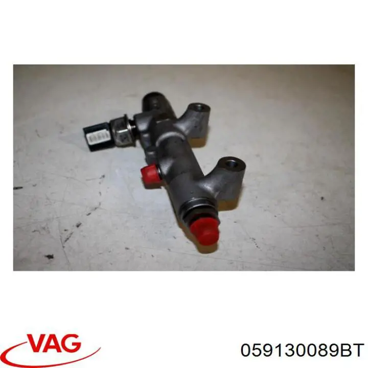 059130089BT VAG Rampa de combustible izquierda
