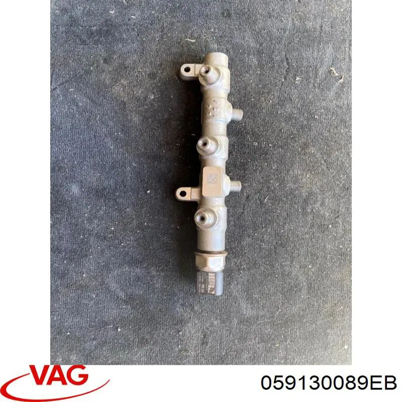 059130089EB VAG Rampa de combustible izquierda
