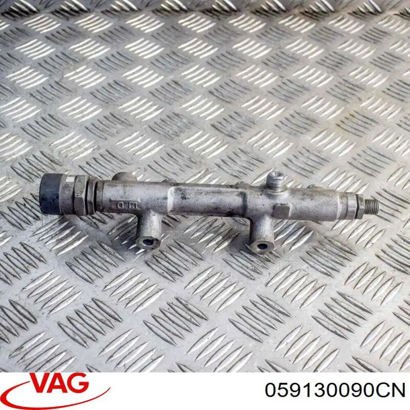 Rampa de combustible derecha 059130090CN VAG