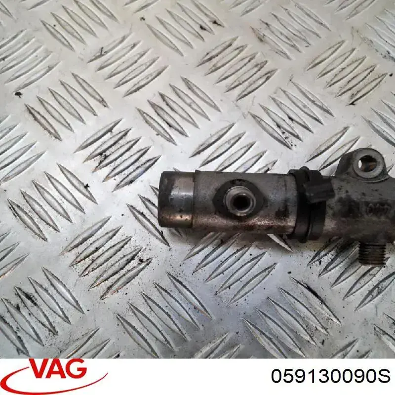 Rampa de combustible derecha VAG 059130090S precio, desde 53,72 EUR