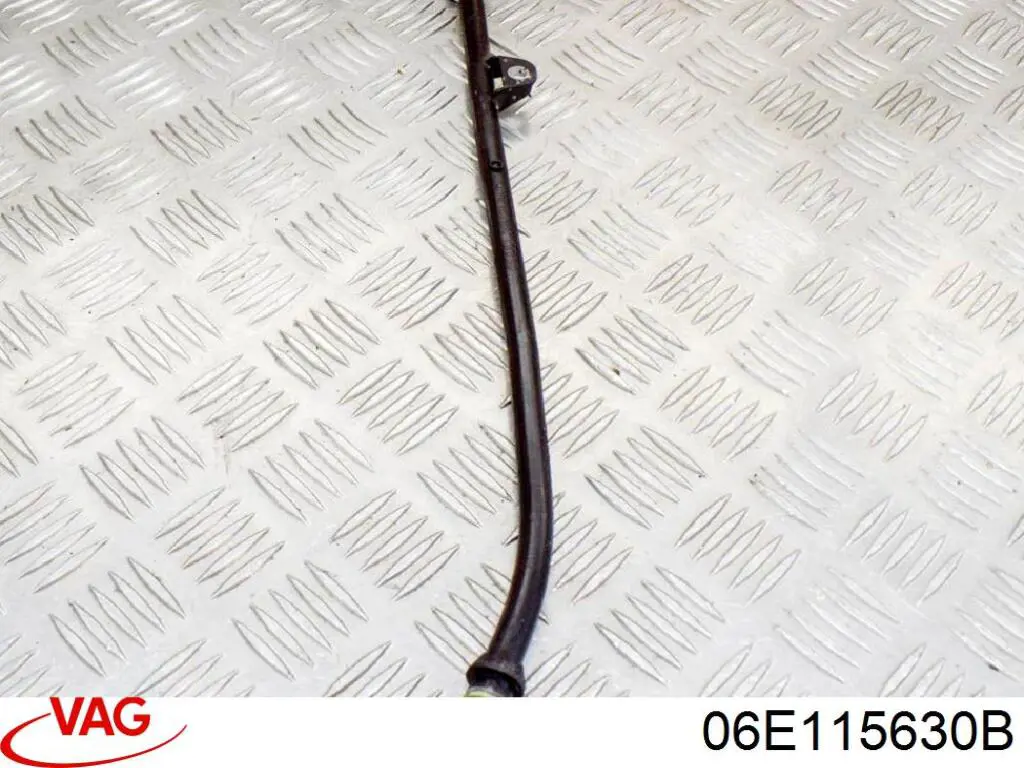 Guía de la varilla de nivel de aceite del motor VAG 06E115630B precio, desde 33,40 EUR